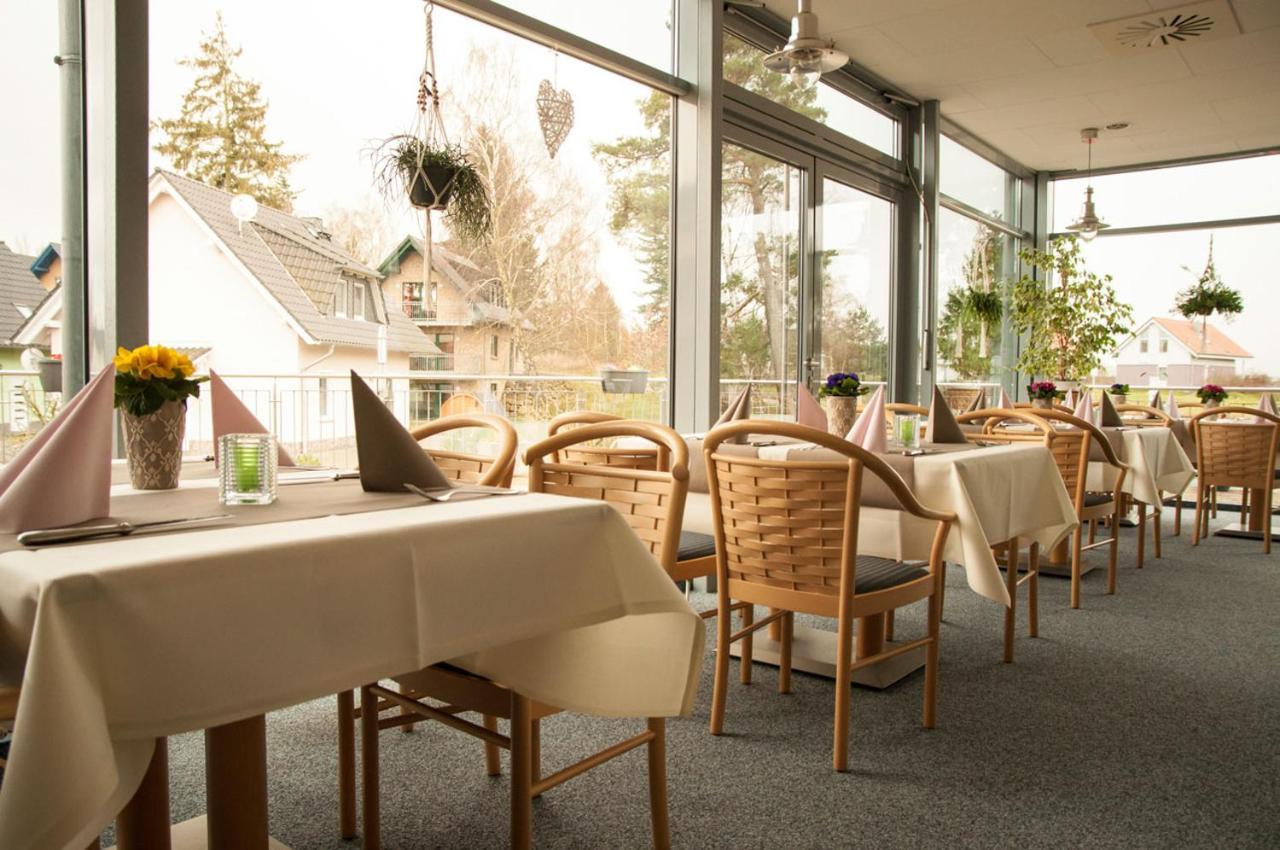 Müritz-Strandhotel Röbel Exterior foto